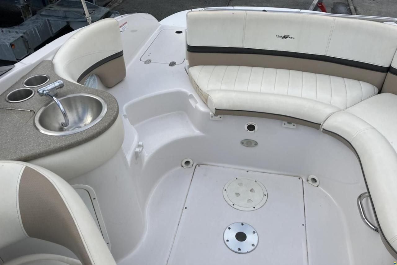 Four Winns Sundowner 215