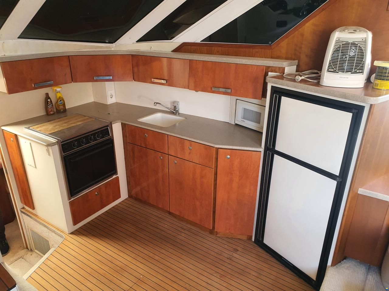 Silverton 44 Aft Cabin