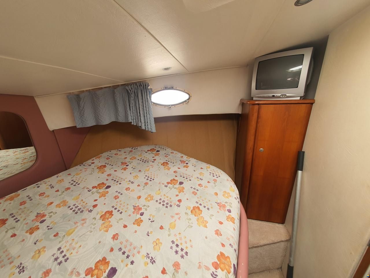 Silverton 44 Aft Cabin