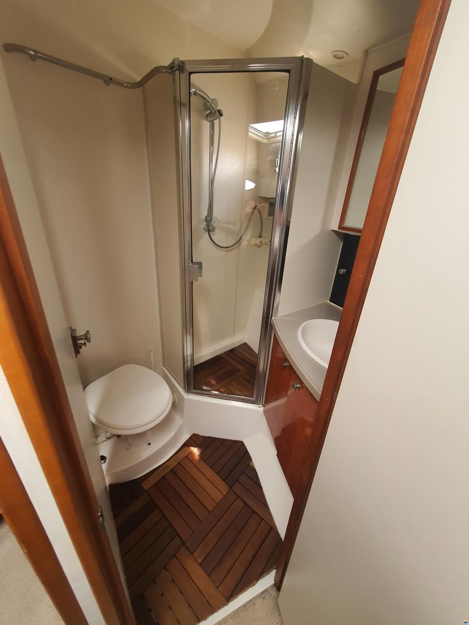 Silverton 44 Aft Cabin
