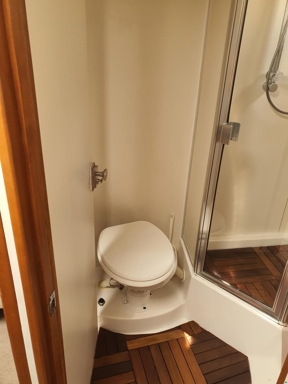 Silverton 44 Aft Cabin