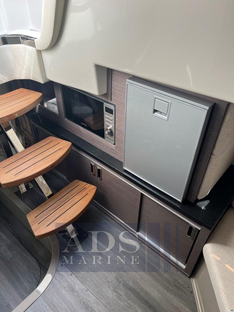 Sea Ray 320 Sundancer OB