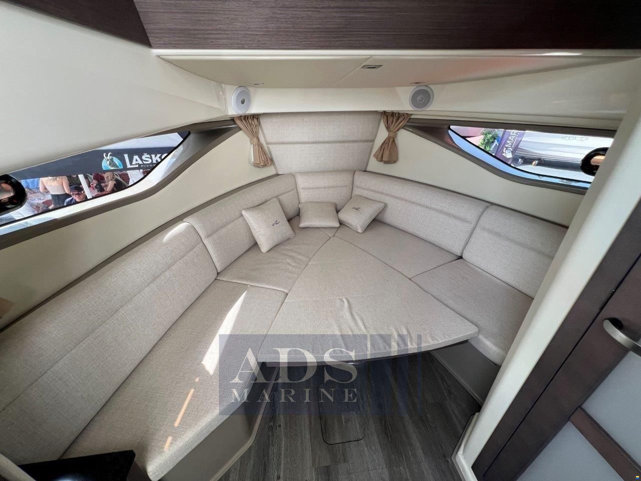 Sea Ray 320 Sundancer OB