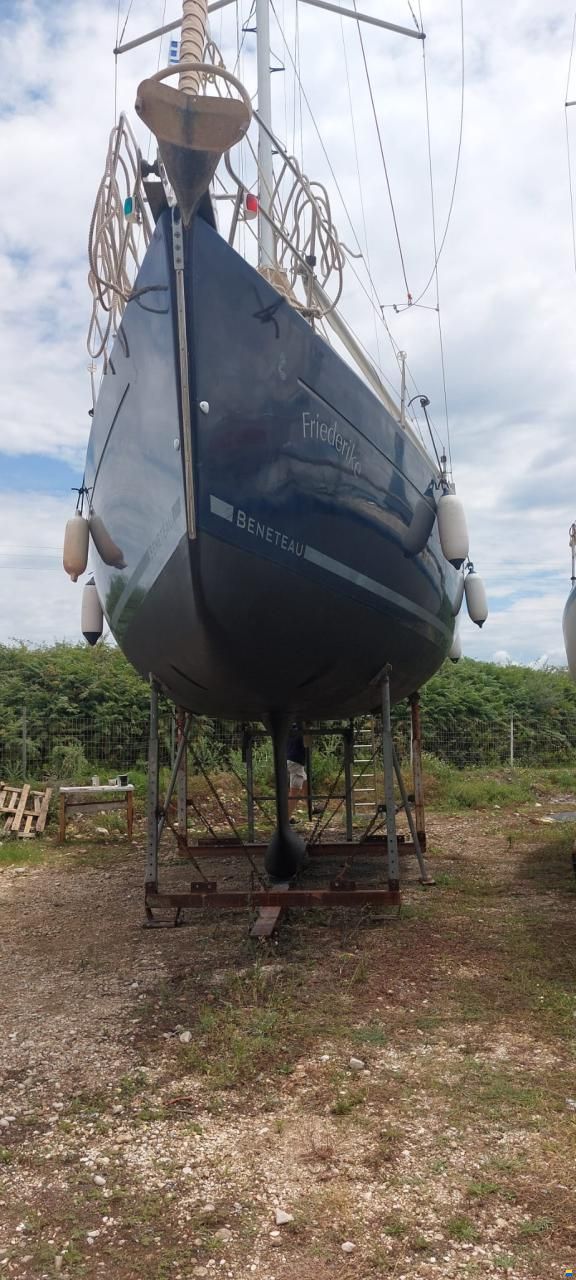 Beneteau Oceanic 37