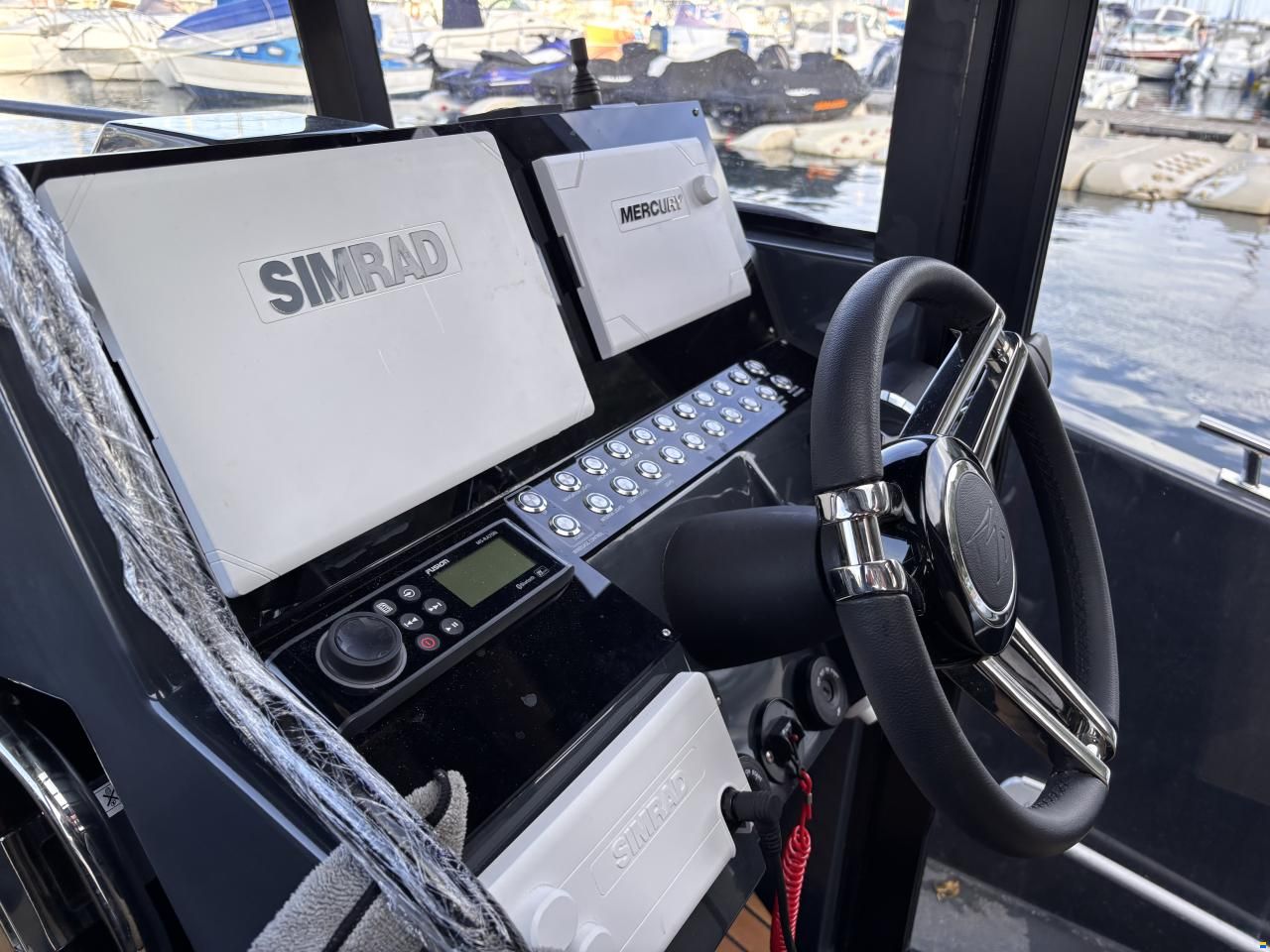 Dromeas 28 SUV