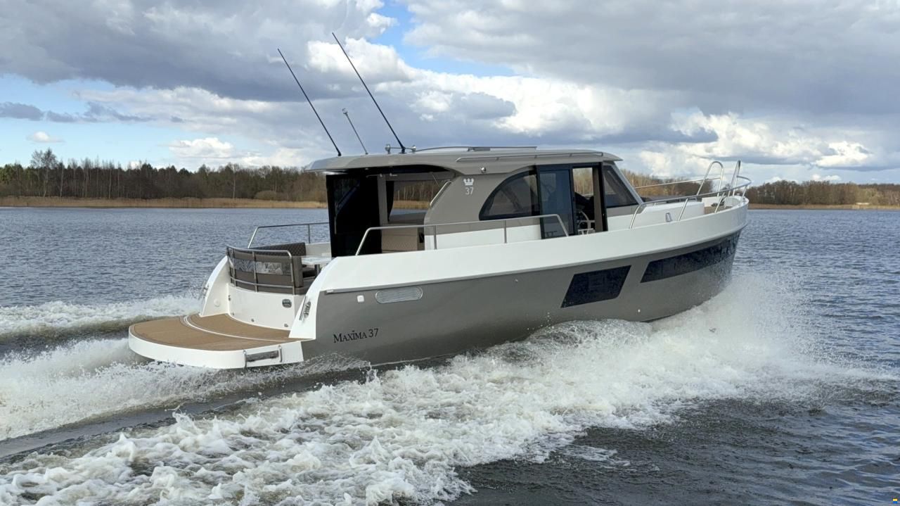 Maxima 37 Cruiser