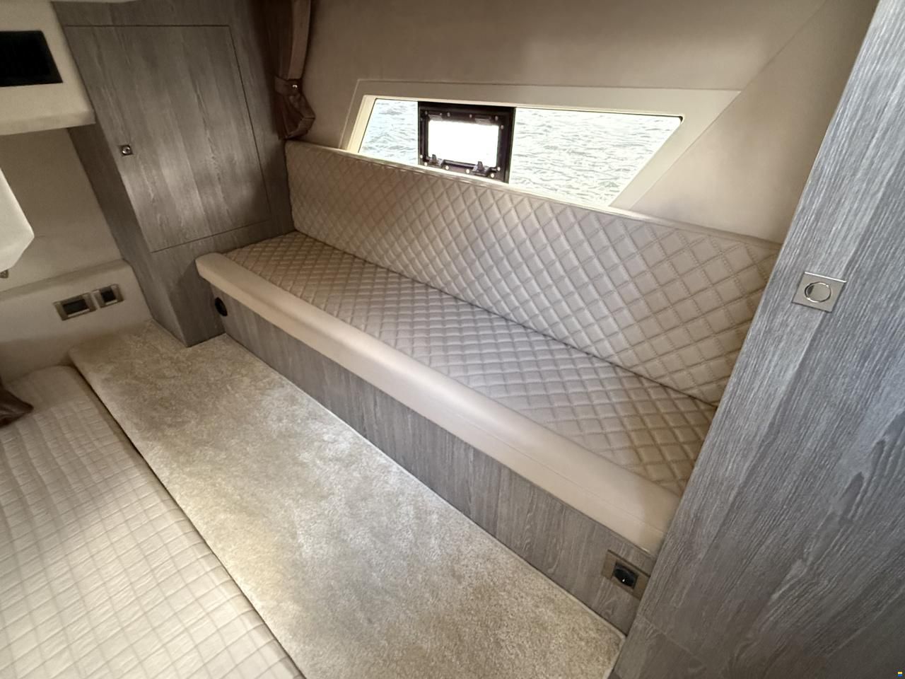 Maxima 37 Cruiser