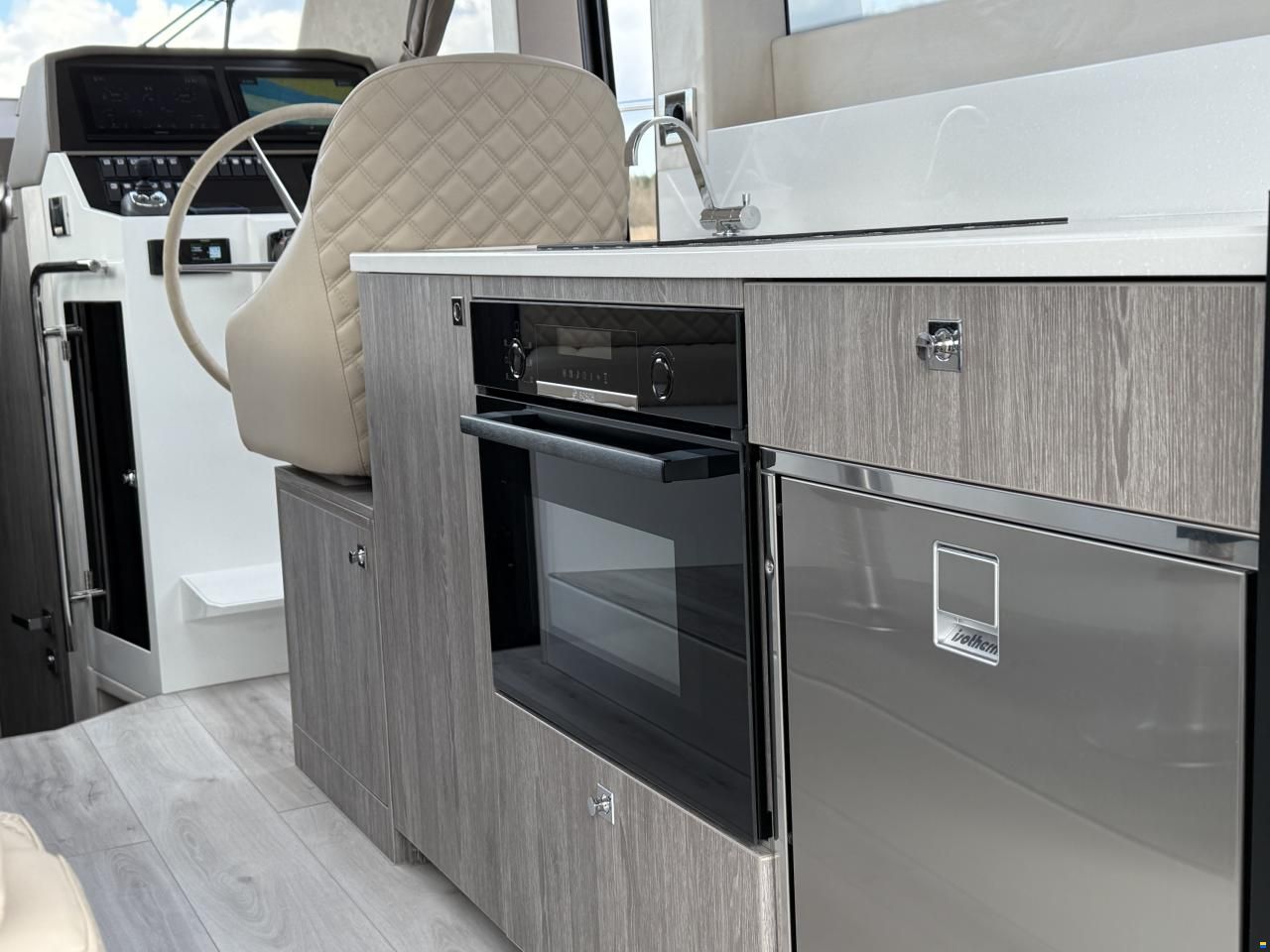 Maxima 37 Cruiser