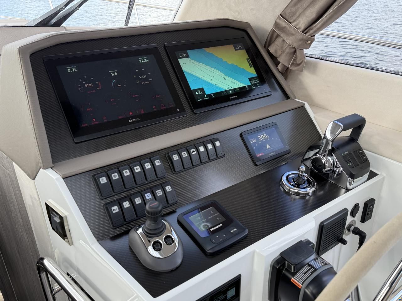 Maxima 37 Cruiser