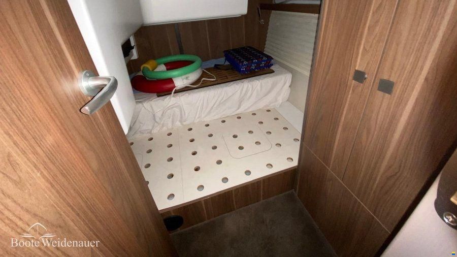 Sealine S330