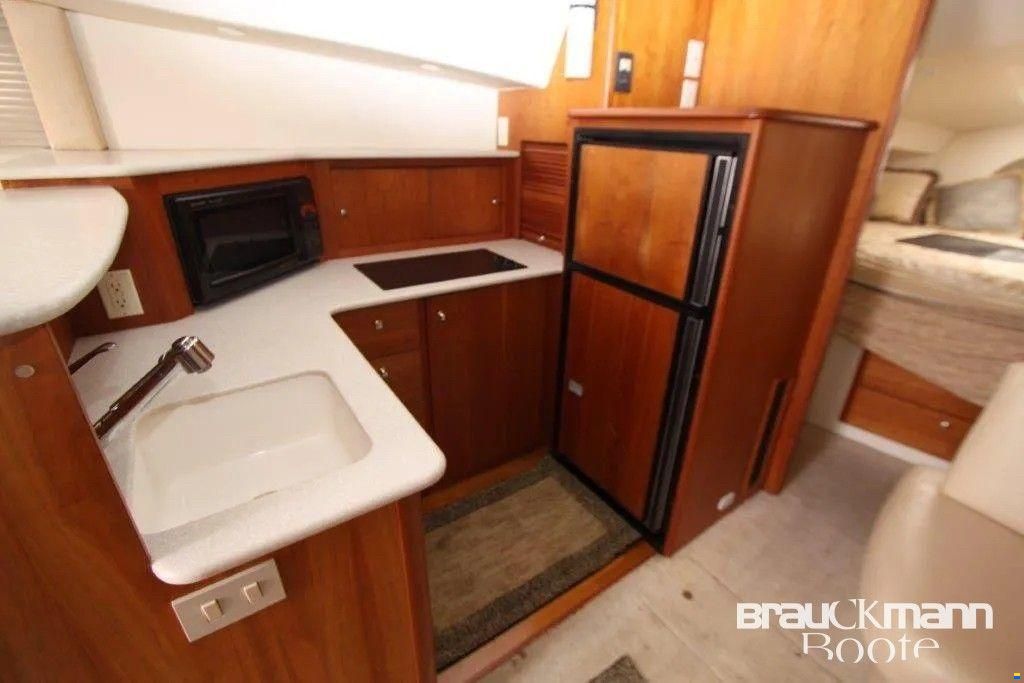 Silverton Marine 330 Sport Bridge