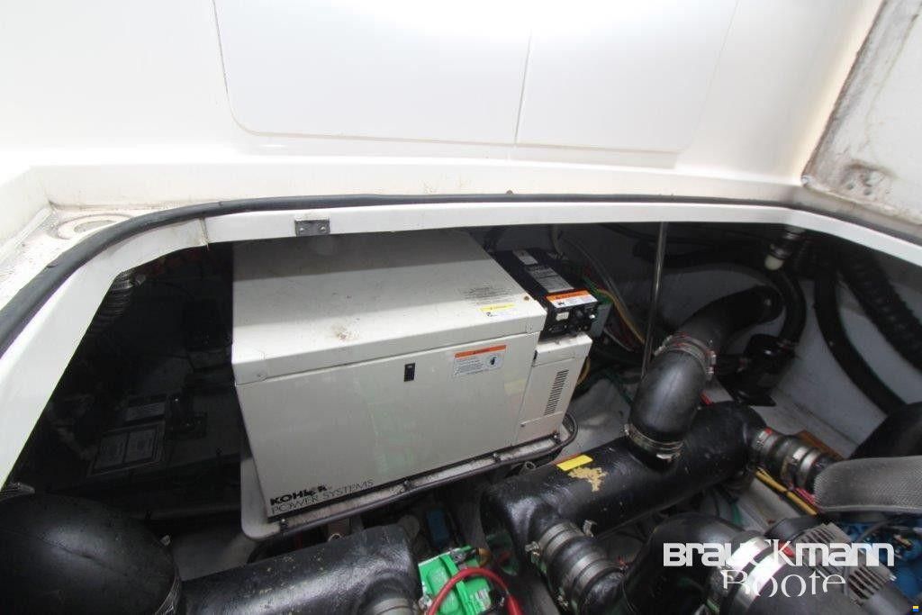 Silverton Marine 330 Sport Bridge