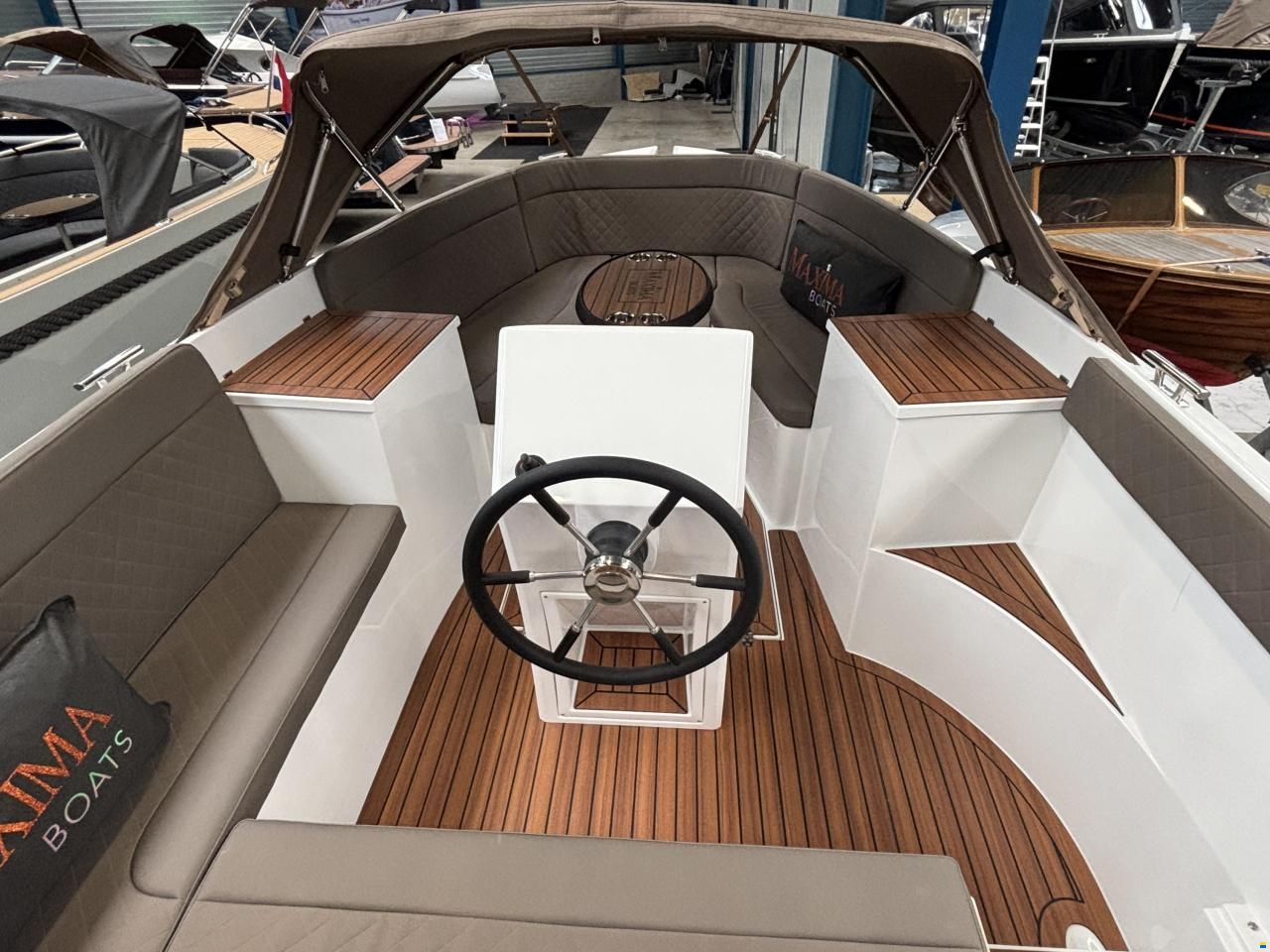 Maxima 640 Tender
