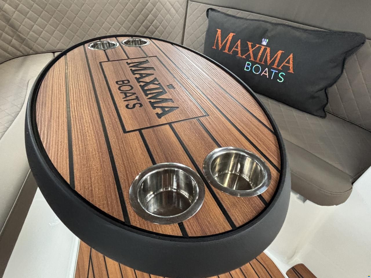 Maxima 640 Tender