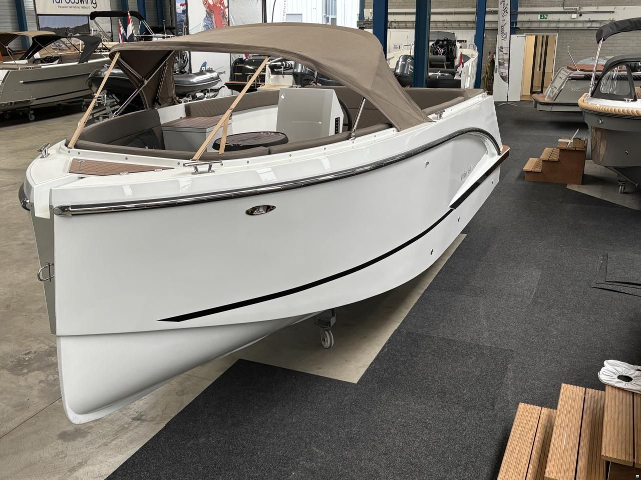 Maxima 640 Tender