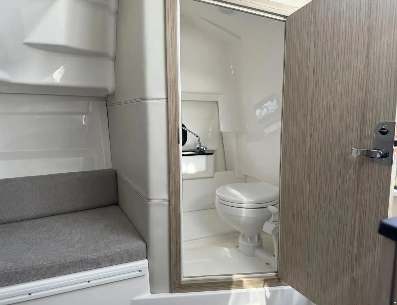 Karnic SL742 Sundeck