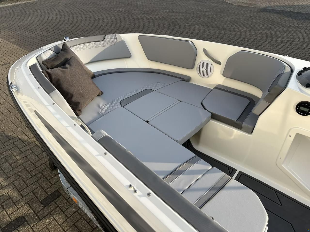 Bayliner Element M15