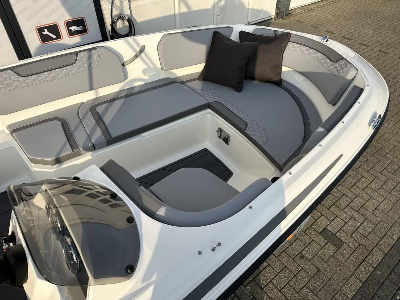 Bayliner Element M15