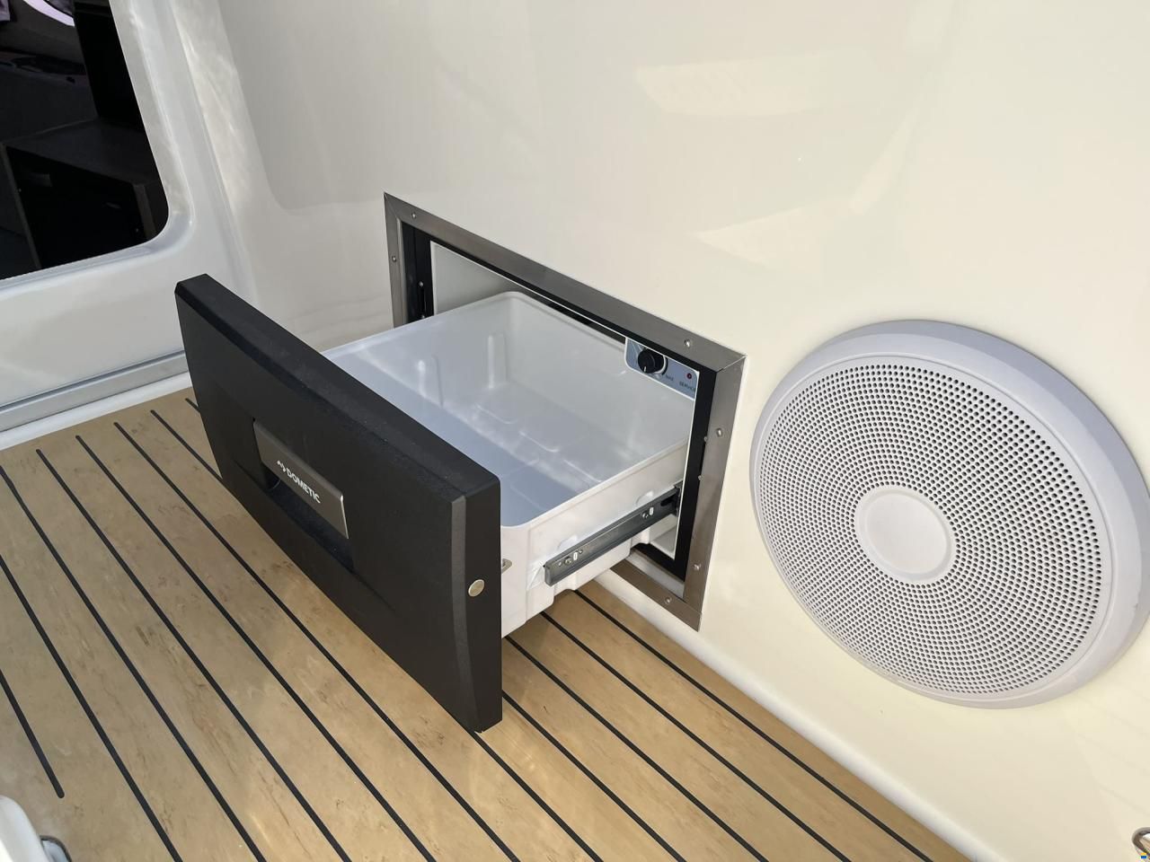 Quicksilver 875 Sundeck