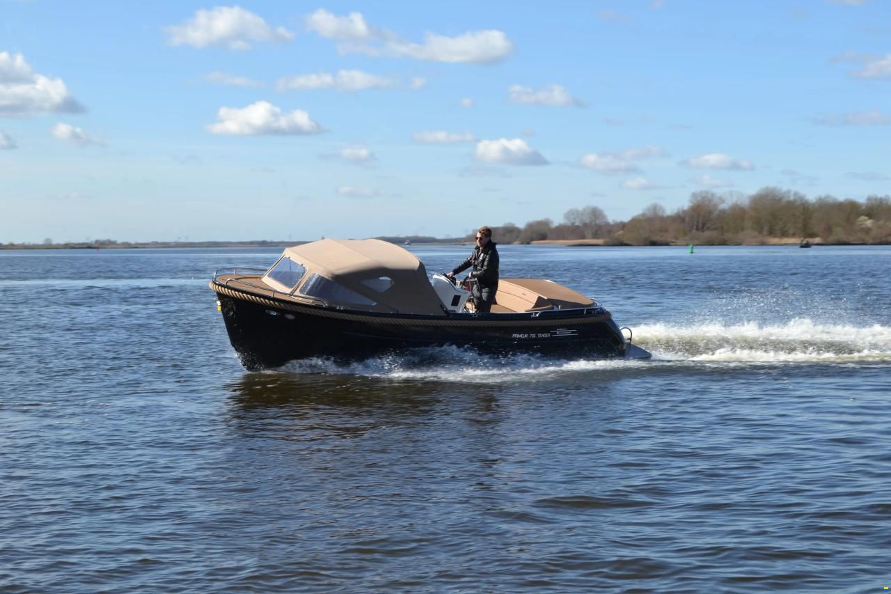 Primeur 715 Tender