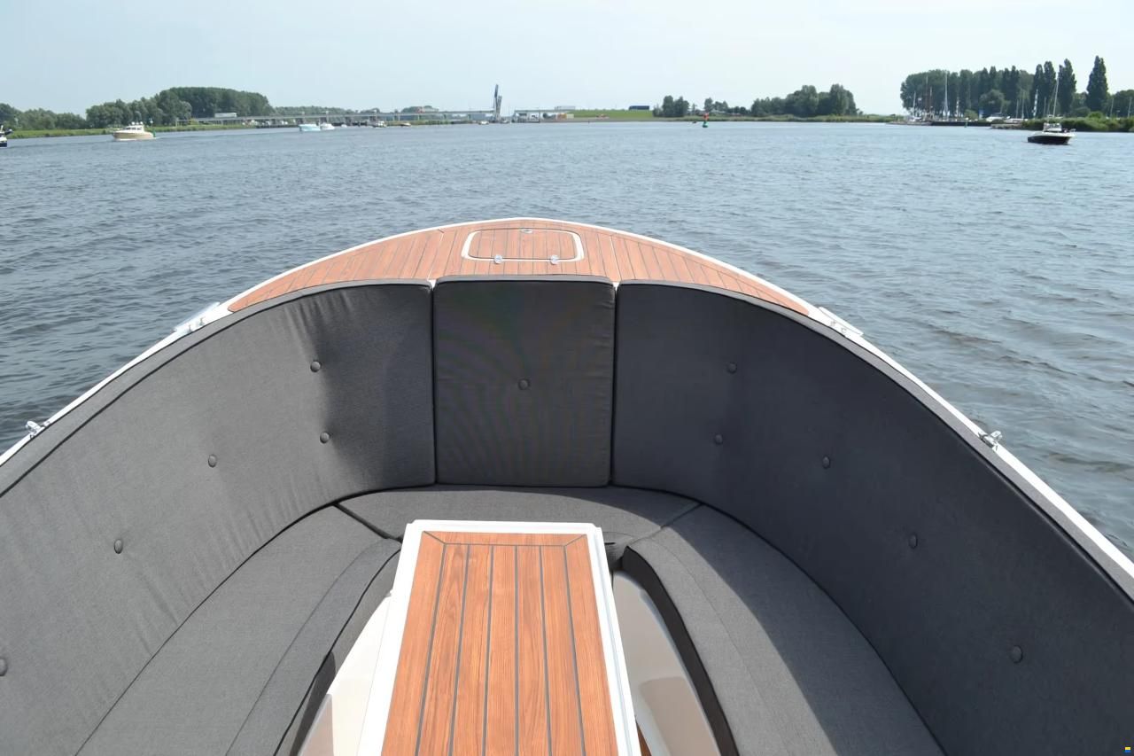 Primeur 710 Tender