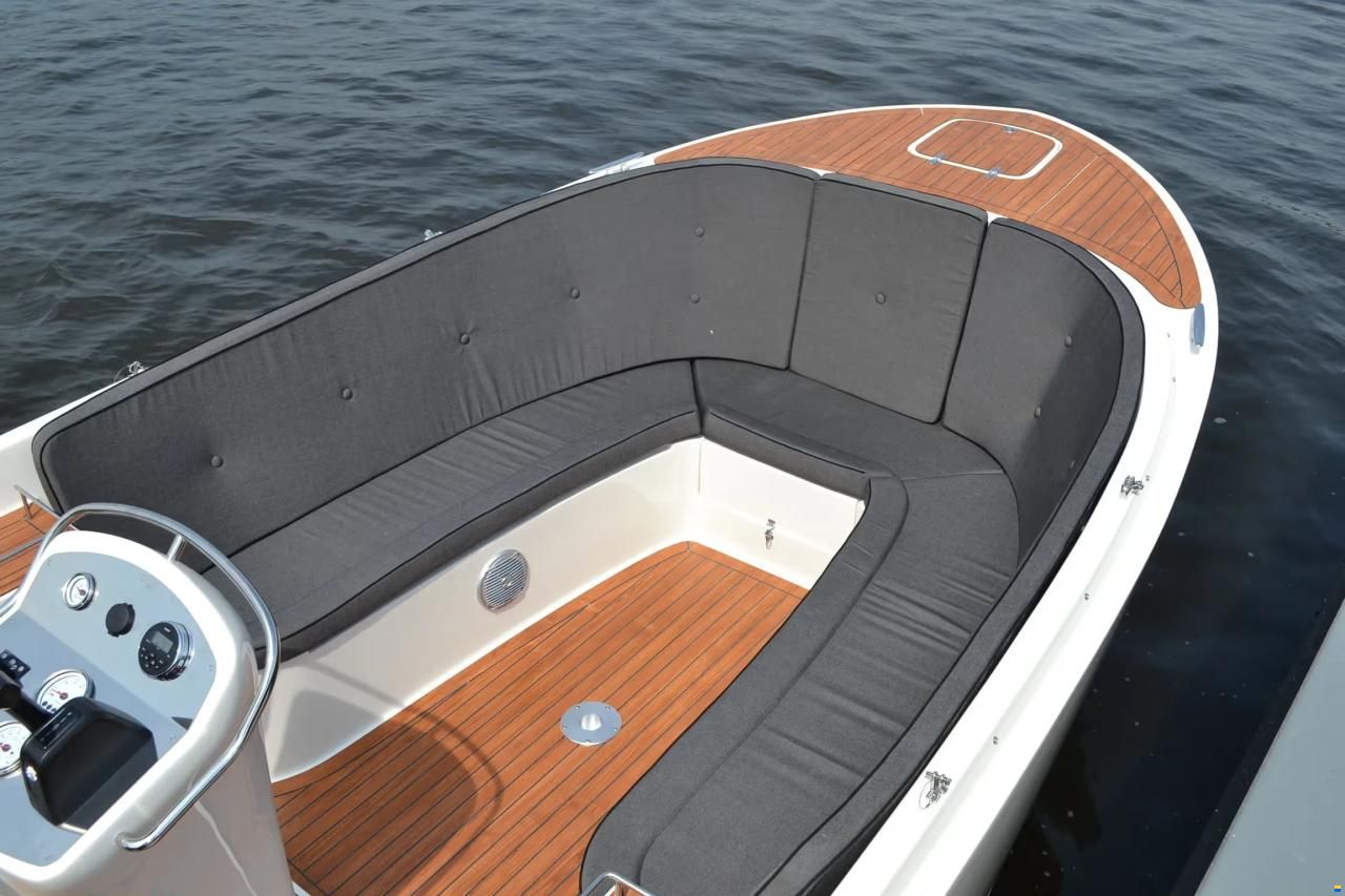 Primeur 710 Tender