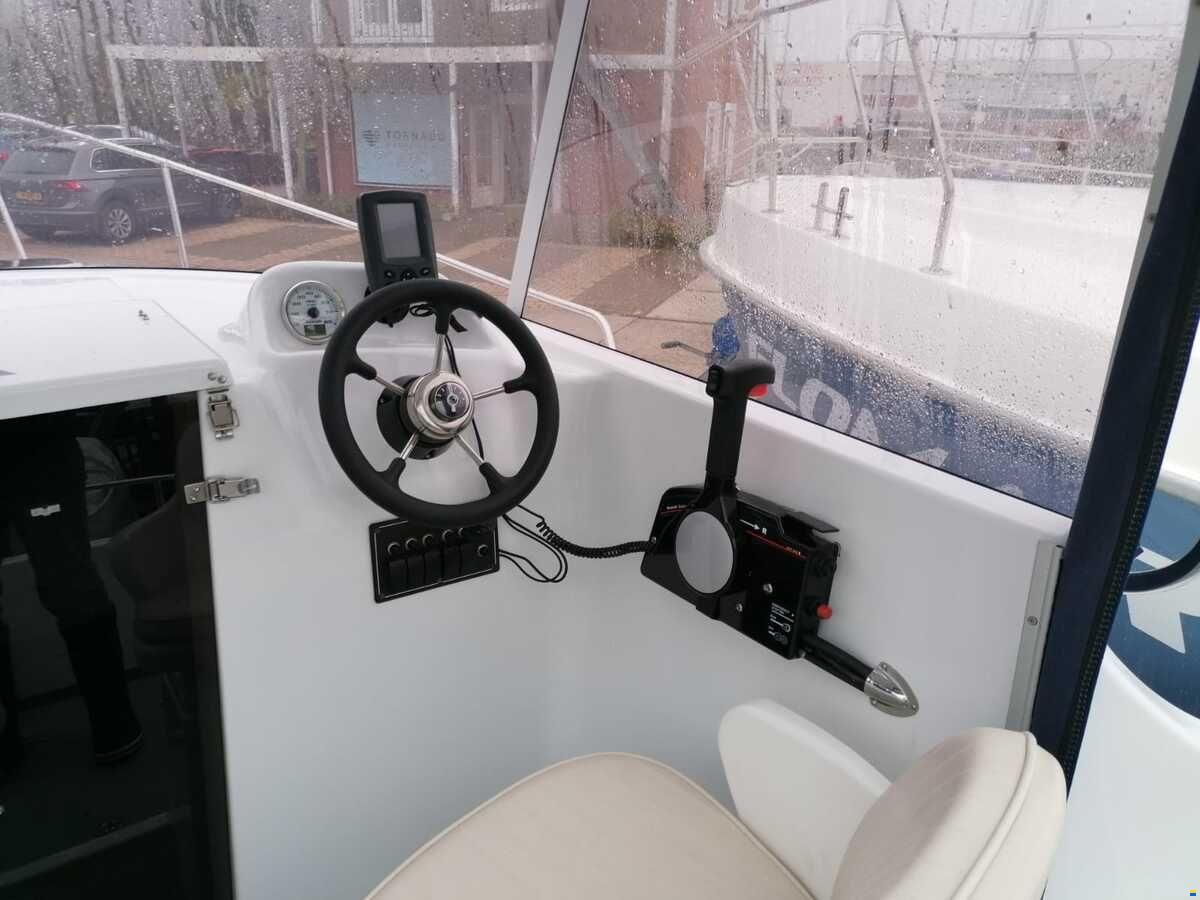 Lakeman Boats 540 Pilothouse
