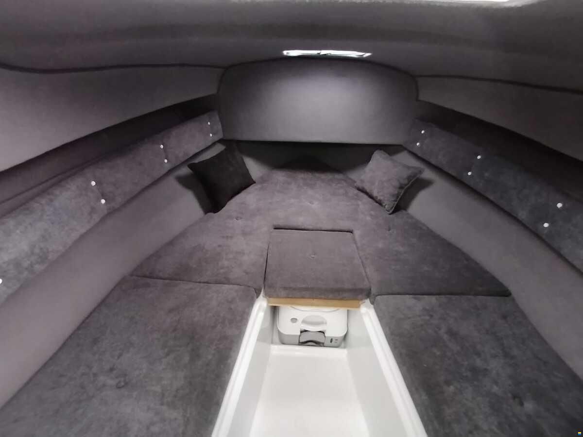 Lakeman Boats 540 Pilothouse