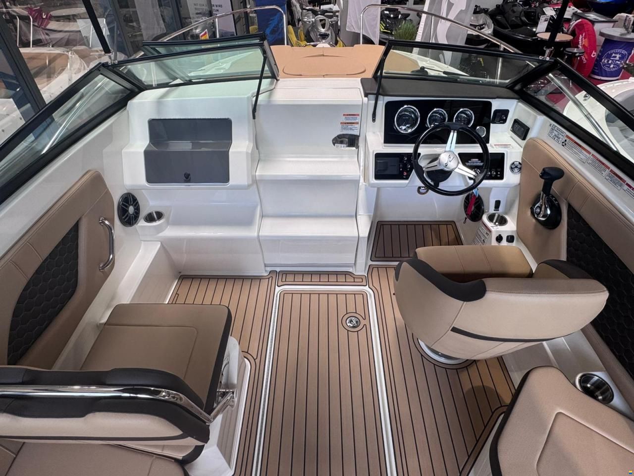 Sea Ray 230 SSE