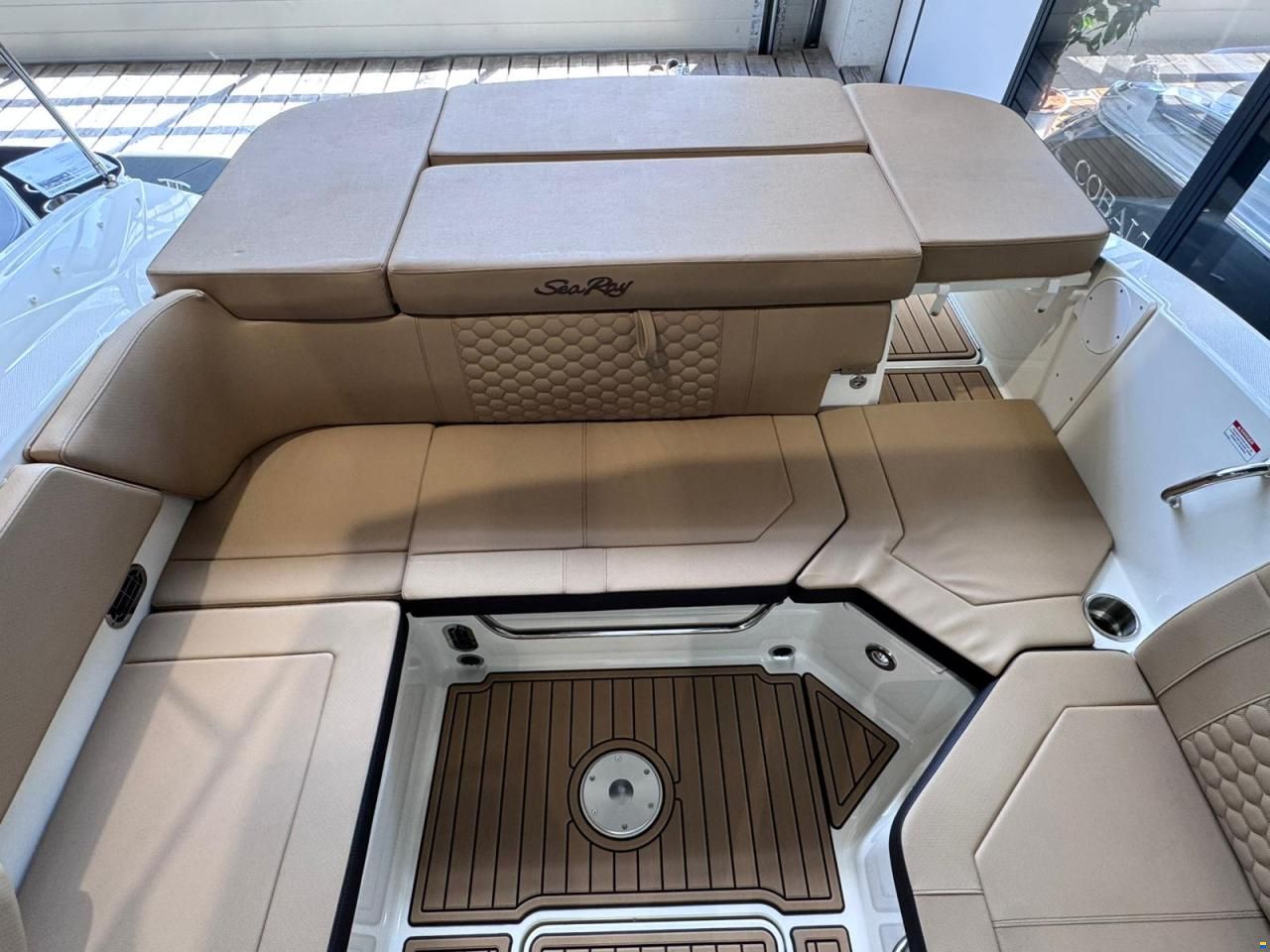 Sea Ray 230 SSE