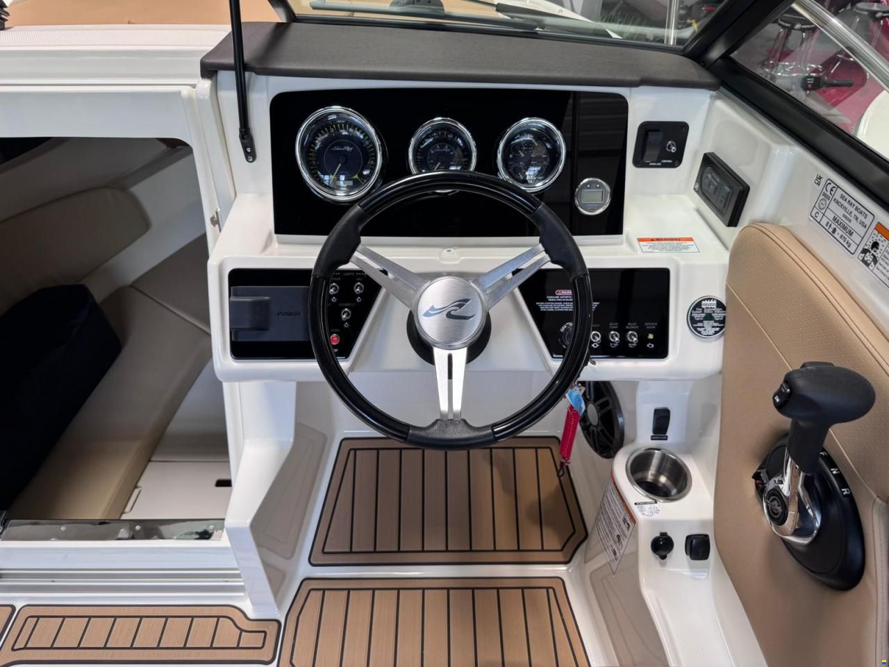 Sea Ray 230 SSE