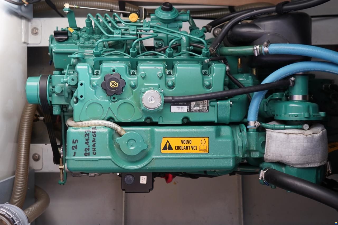 Linssen Grand Sturdy 34.9 AC "Victorinox"