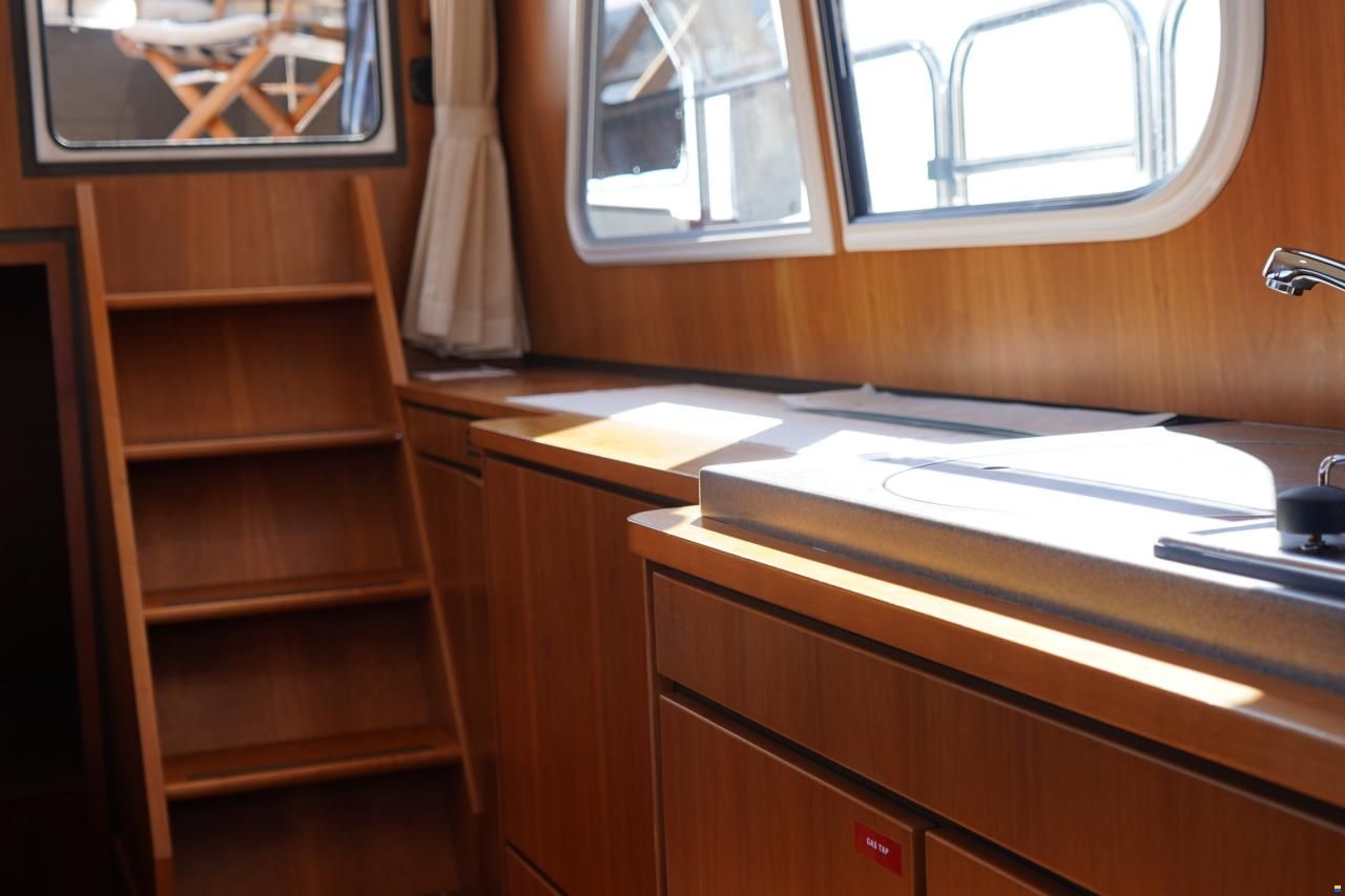 Linssen Grand Sturdy 34.9 AC "Victorinox"