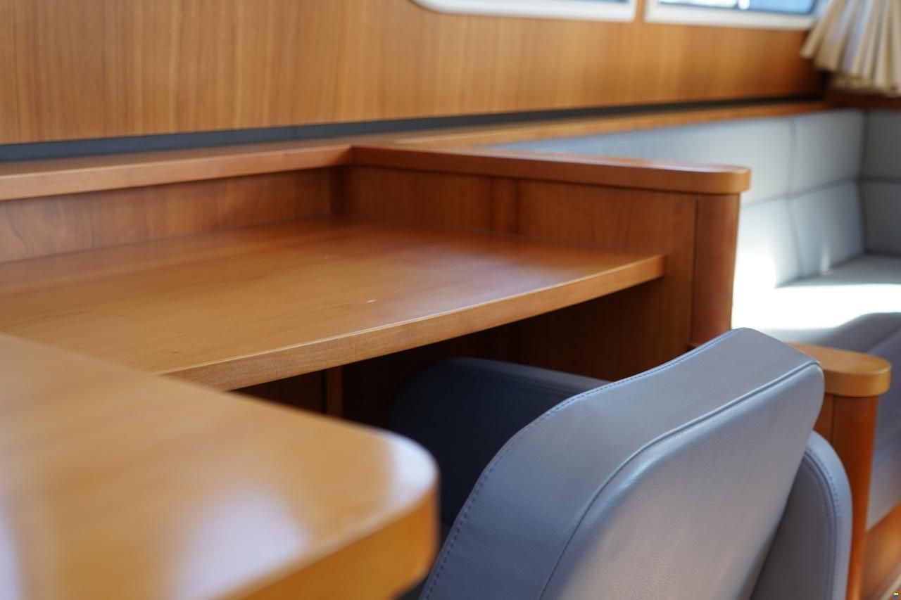 Linssen Grand Sturdy 34.9 AC "Victorinox"