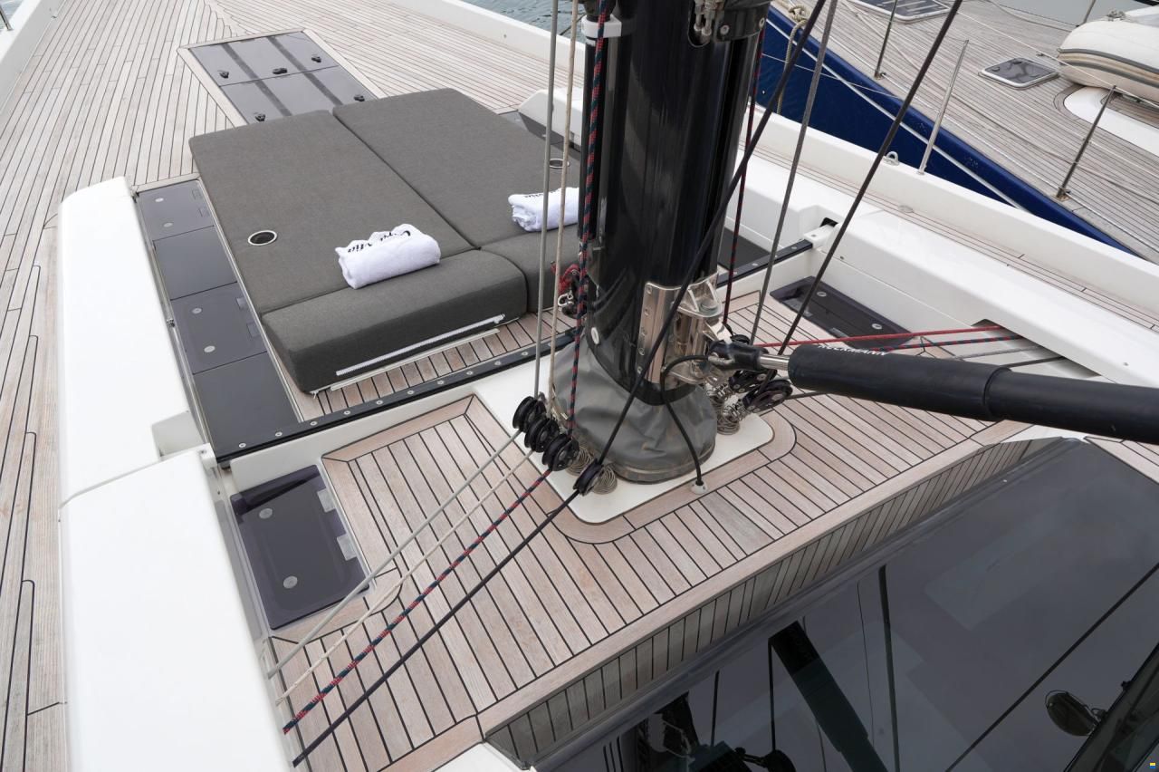 Hanse 675
