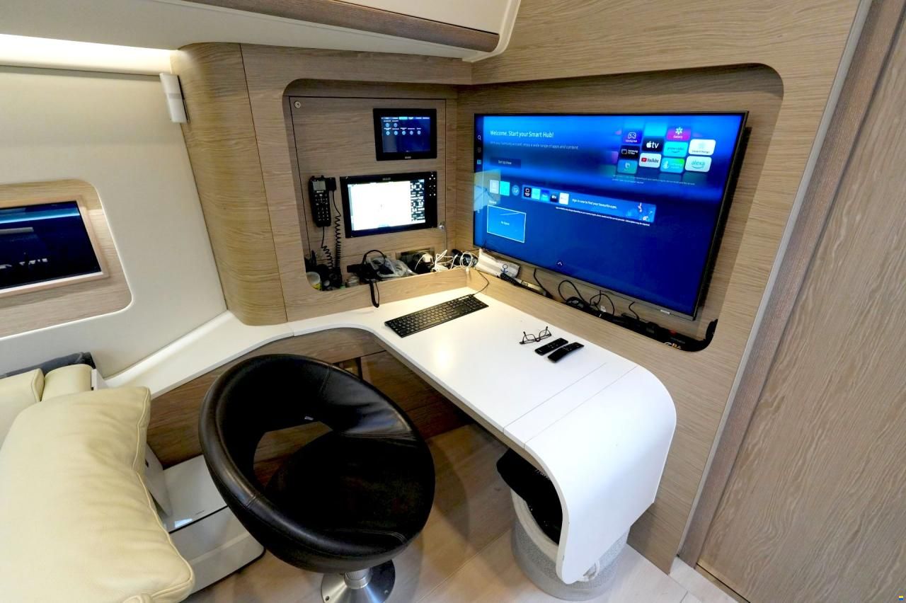 Hanse 675