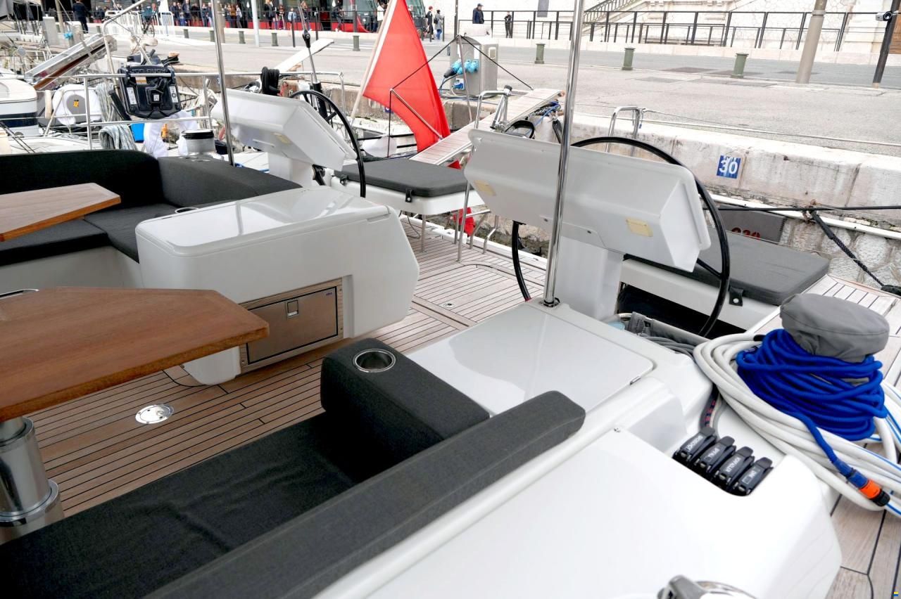 Hanse 675