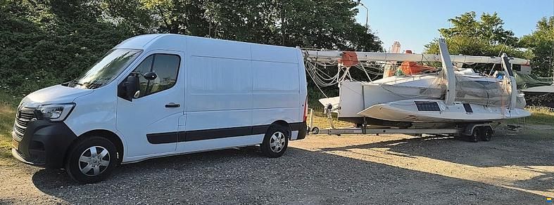 Farrier F32R-S folding trimaran