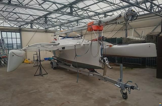 Farrier F32R-S folding trimaran