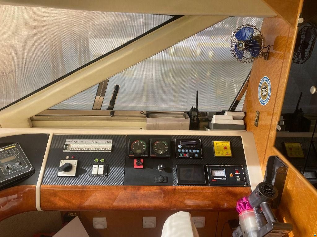 Fairline SQUADRON 62