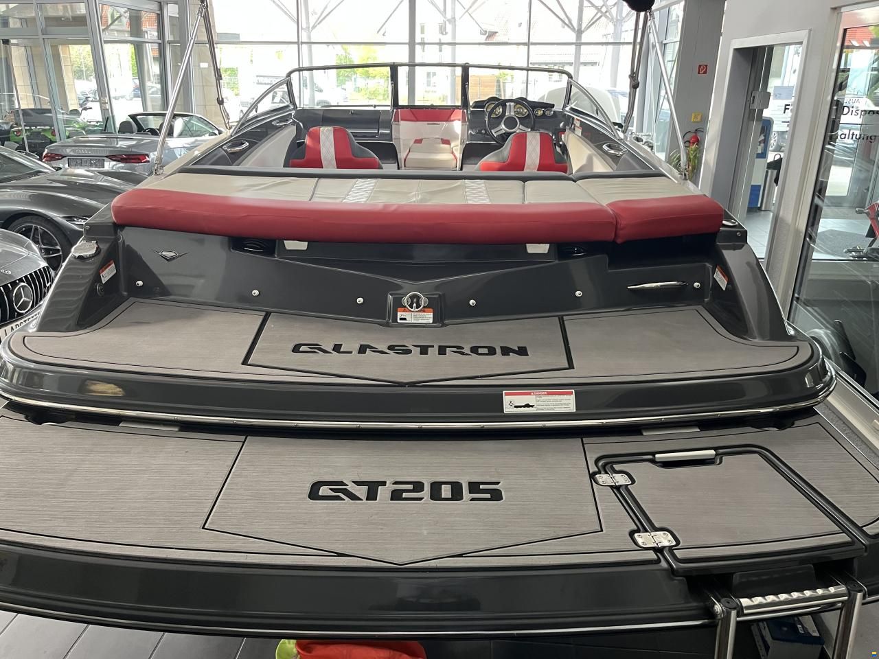 Glastron GTS 205