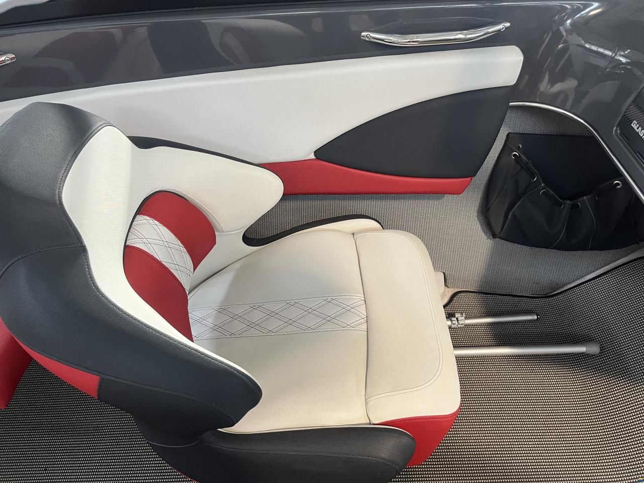 Glastron GTS 205