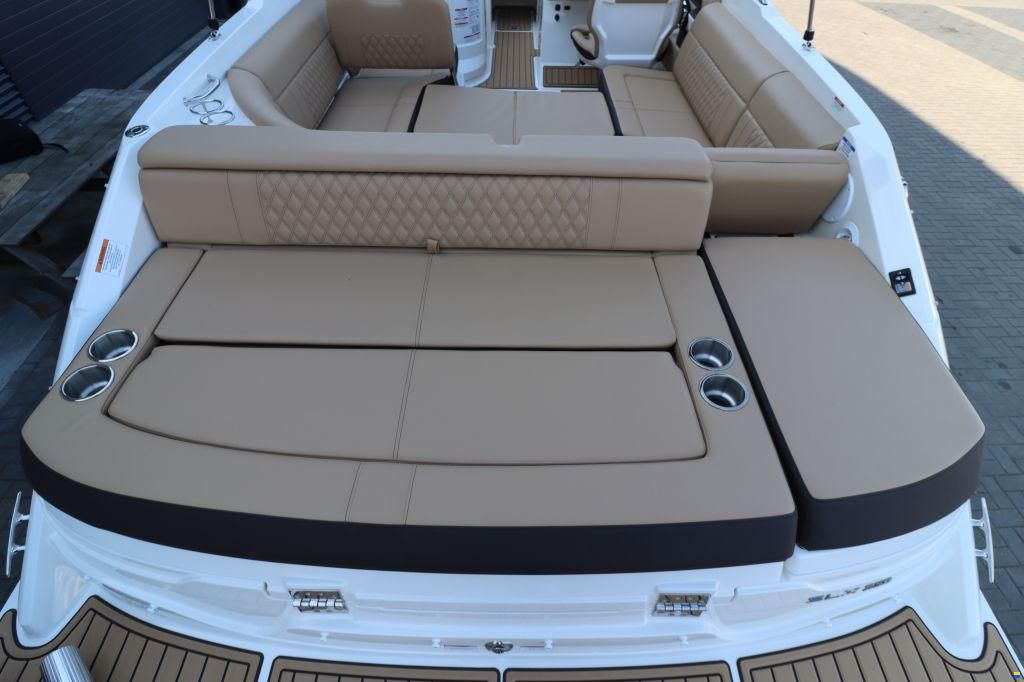 Sea Ray SLX 250