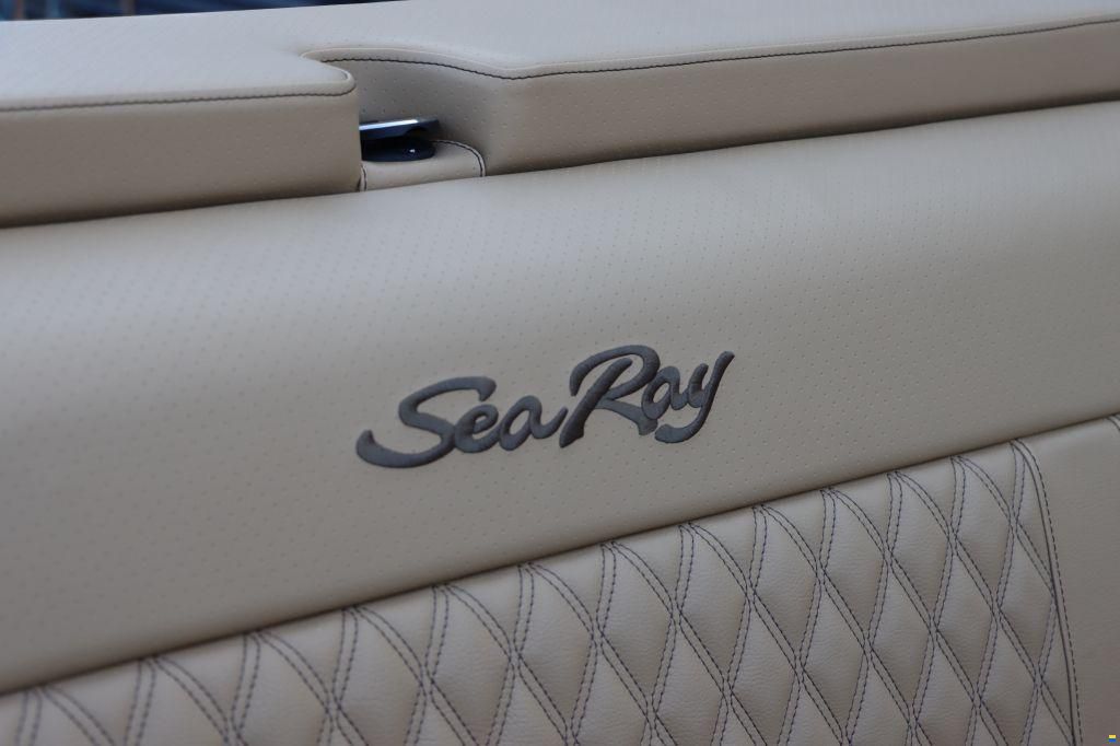 Sea Ray SLX 250