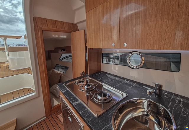 Massiv Boats Cruiser 930
