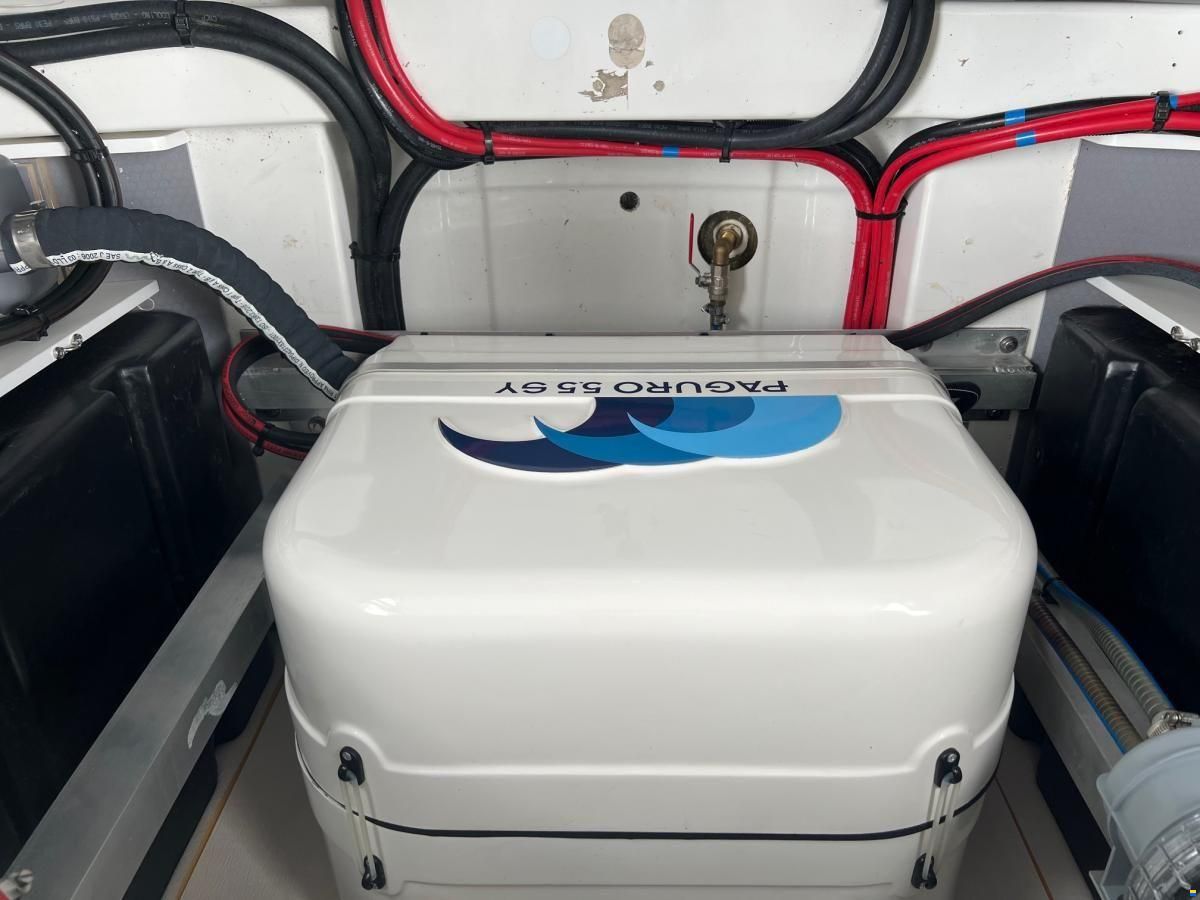 Jeanneau NC37 met slechts 87 uur!