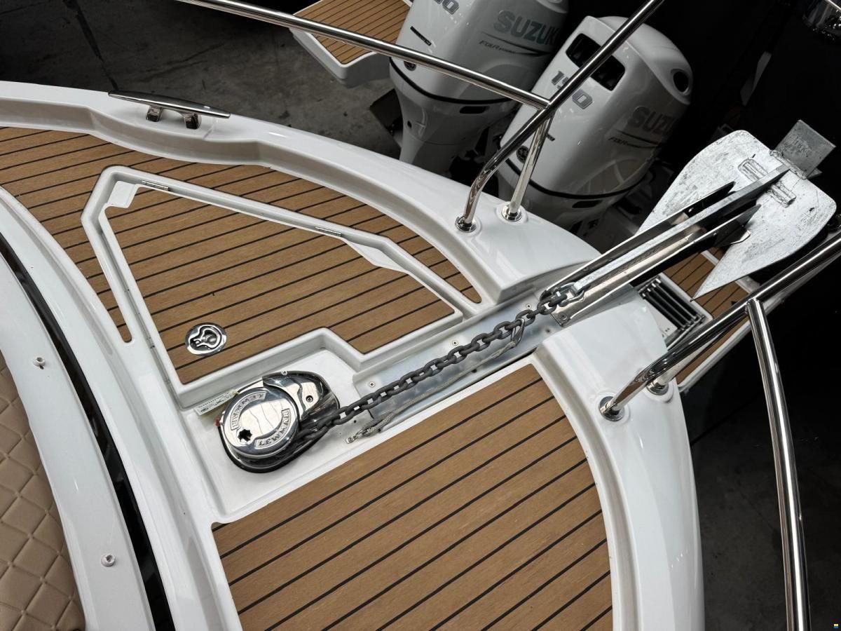 Jeanneau NC37 met slechts 87 uur!
