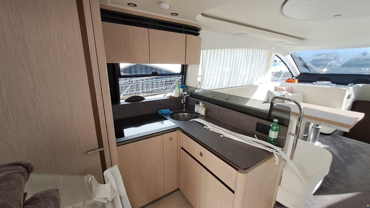 Azimut 53