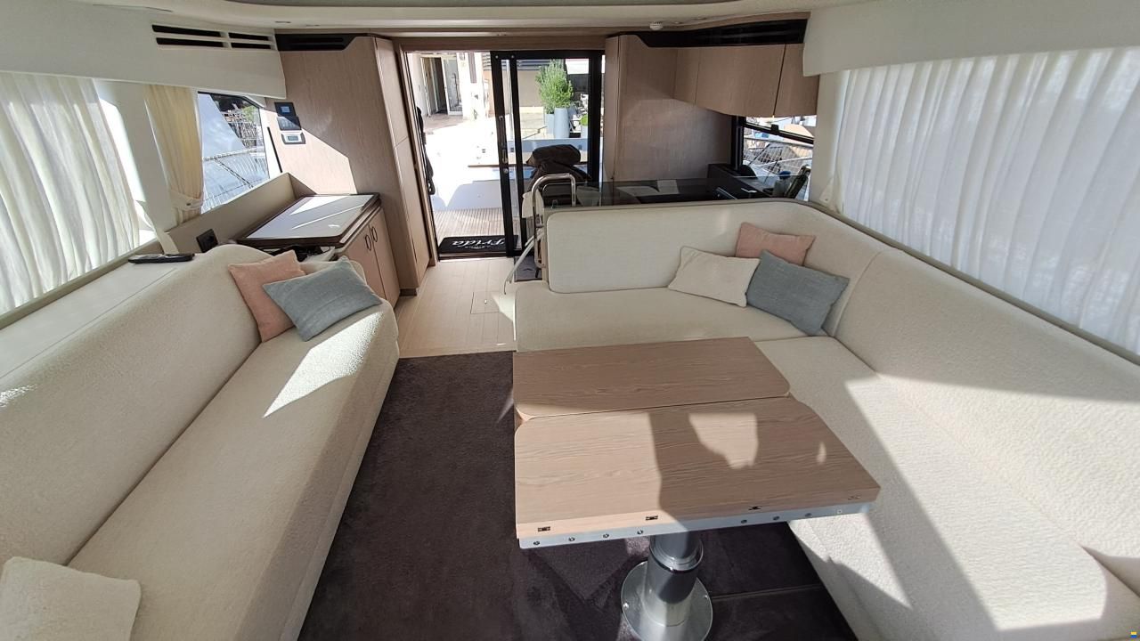 Azimut 53