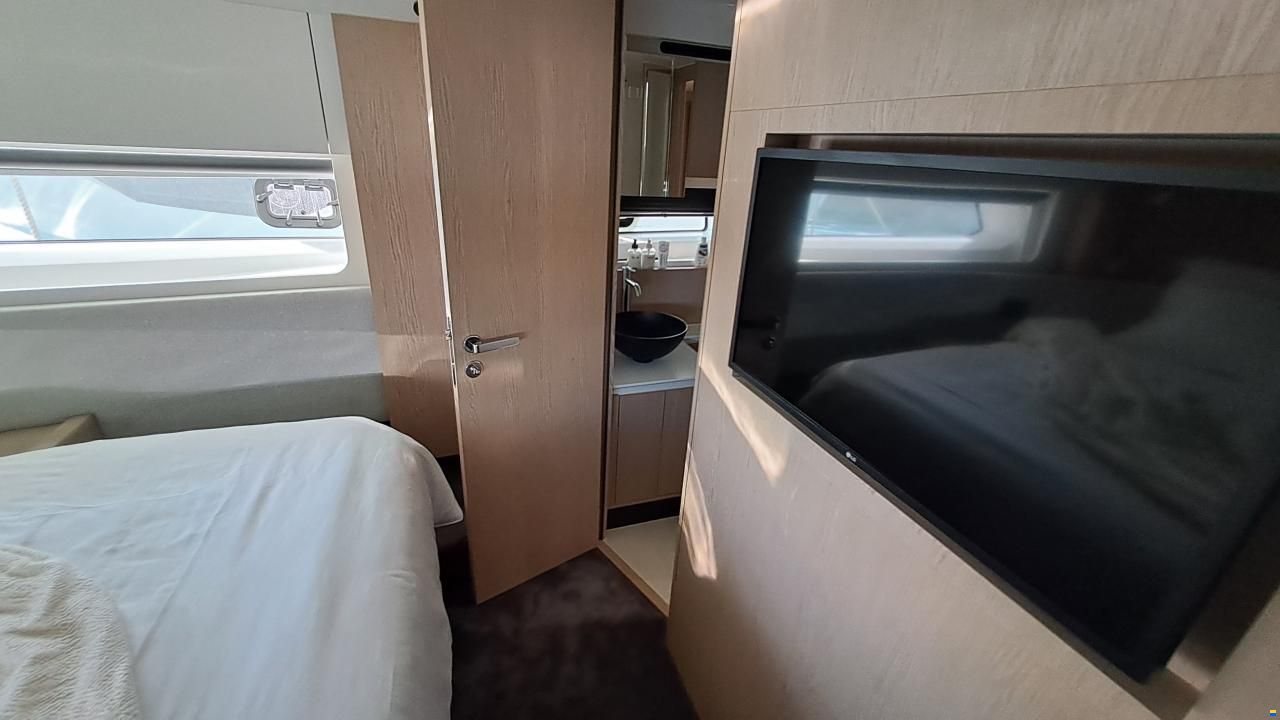 Azimut 53